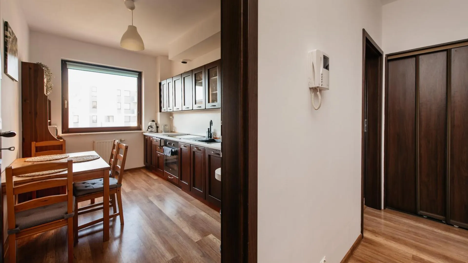 2-Room Apartment With Garage And Air Conditioning In The City Center Cracovie 0*,  Pologne